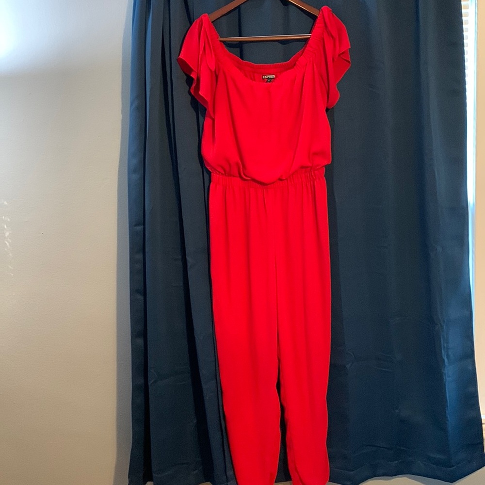 Express- red off the shoulders fitted jumper, size L